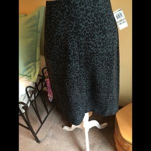 Alfani leopard print skirt. Black. Size 12. NWT.